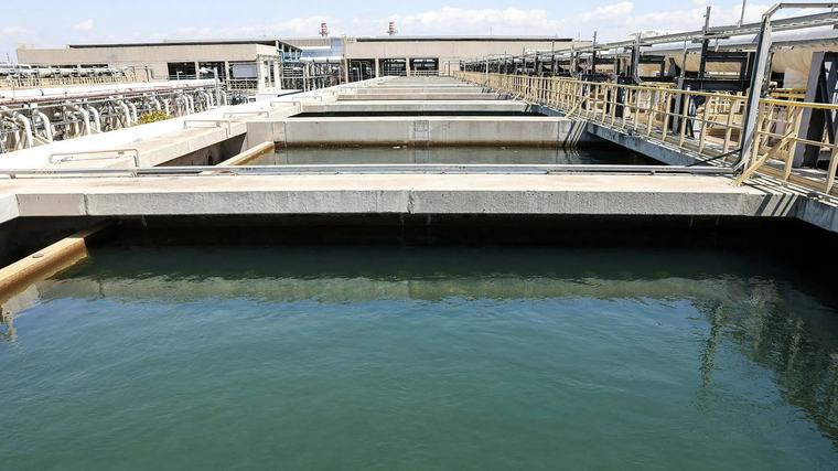 Israel's destruction of Gaza's sewage system triggers algal bloom, shutting down Israeli desalination plants