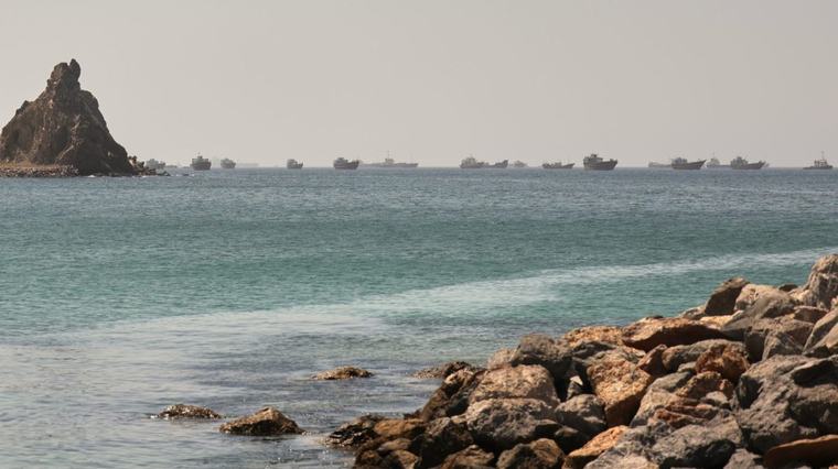 US launches retaliatory strikes on 3 Iranian oil carriers in response to attacks against Navy warships